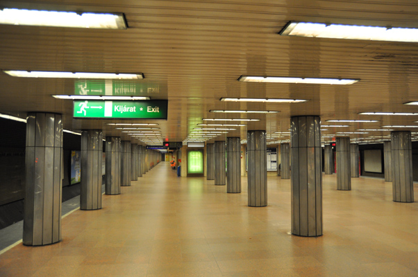 Budapest, M3 metró, Arany János utca, bélyegkép