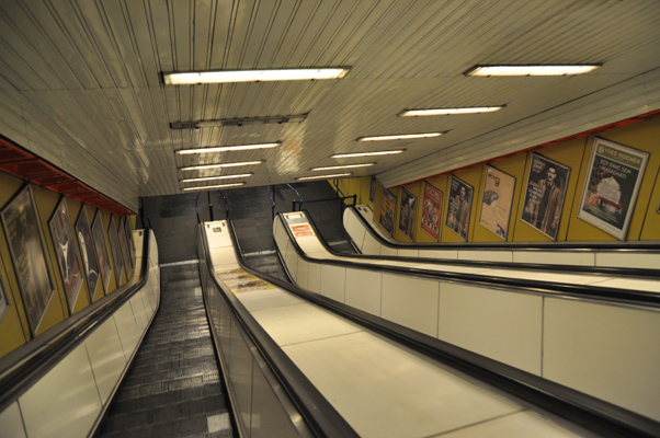 Budapest, M3 metró, Arany János utca, bélyegkép