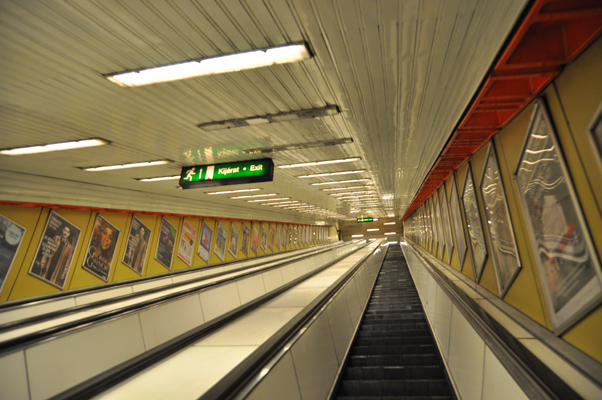 Budapest, M3 metró, Arany János utca, bélyegkép