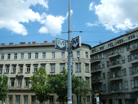 Budapest, M3 metró, Arany János utca, bélyegkép