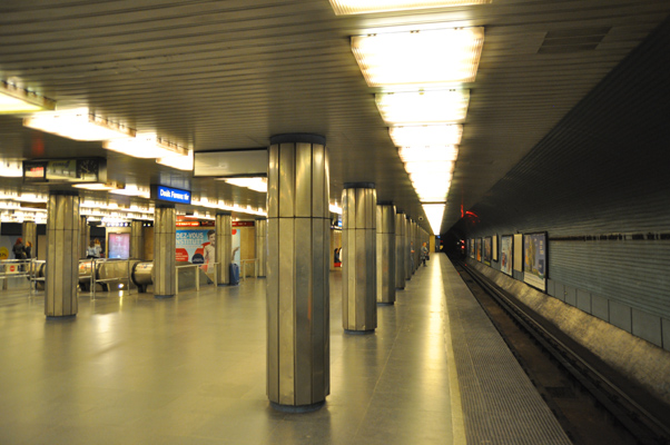 Budapest, M3 metró, Deák Ferenc tér, bélyegkép
