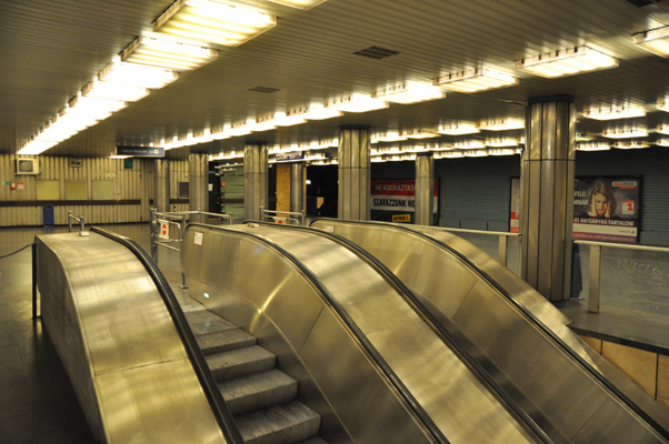 Budapest, M3 metró, Deák Ferenc tér, bélyegkép