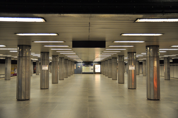 Budapest, M3 metró, Corvin-negyed, bélyegkép
