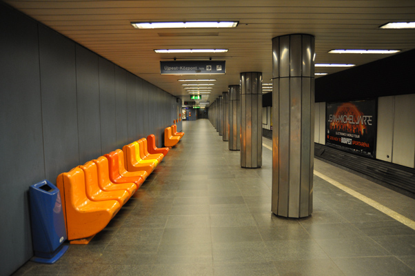 Budapest, M3 metró, Corvin-negyed, bélyegkép