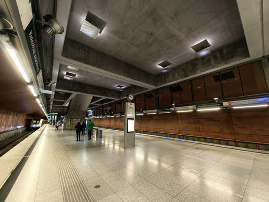Budapest, M4 metró, Kelenföld vasútállomás, bélyegkép