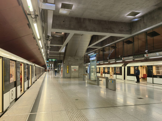 Budapest, M4 metró, Kelenföld vasútállomás, bélyegkép