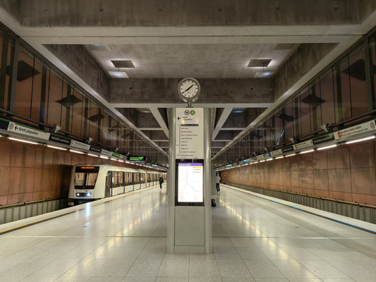 Budapest, M4 metró, Kelenföld vasútállomás, bélyegkép
