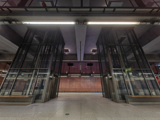 Budapest, M4 metró, Kelenföld vasútállomás, bélyegkép