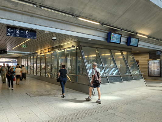 Budapest, M4 metró, Kelenföld vasútállomás, bélyegkép