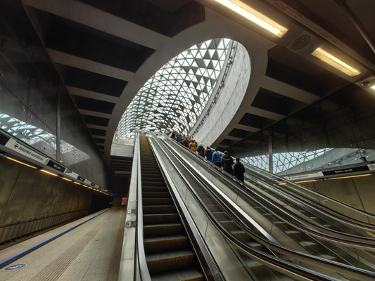 Budapest, M4 metró, Bikás park, bélyegkép