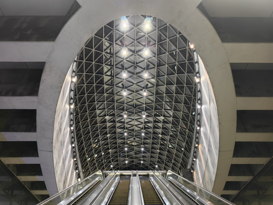 Budapest, M4 metró, Bikás park, bélyegkép