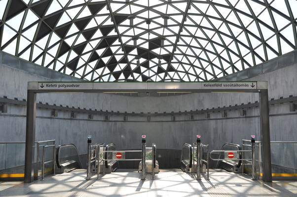 Budapest, M4 metró, Bikás park, bélyegkép
