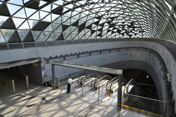 Budapest, M4 metró, Bikás park, bélyegkép