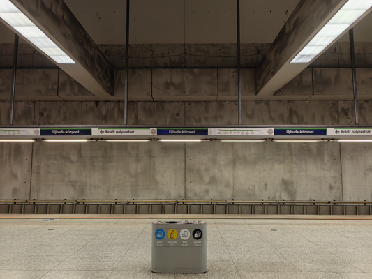 Budapest, M4 metró, Újbuda-központ, bélyegkép