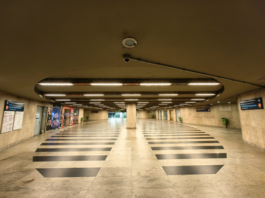 Budapest, M4 metró, Újbuda-központ, bélyegkép