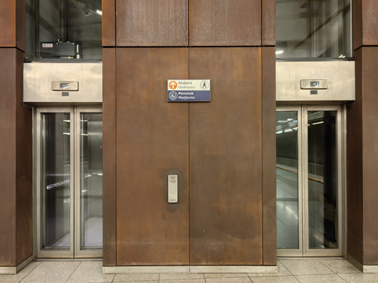 Budapest, M4 metró, Szent Gellért tér - Műegyetem, bélyegkép