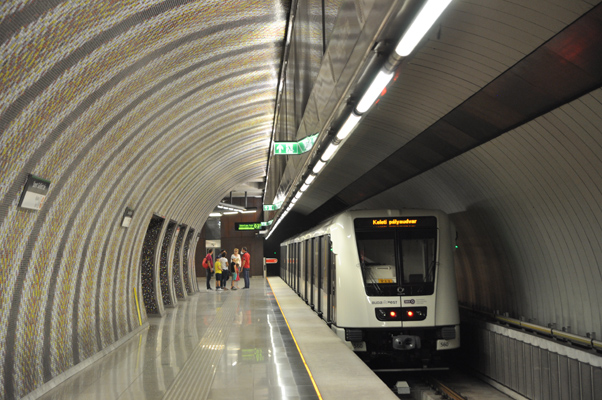 Budapest, M4 metró, Szent Gellért tér - Műegyetem, bélyegkép