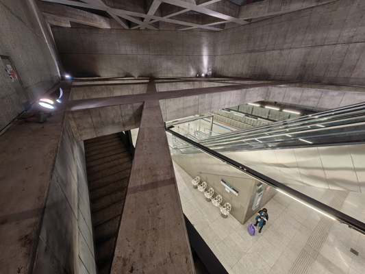 Budapest, M4 metró, Fővám tér, bélyegkép