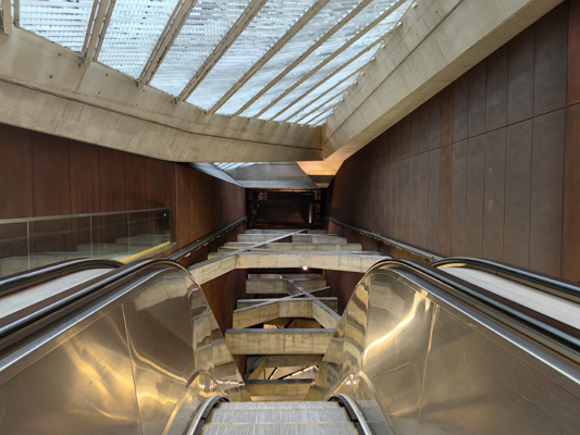 Budapest, M4 metró, Fővám tér, bélyegkép