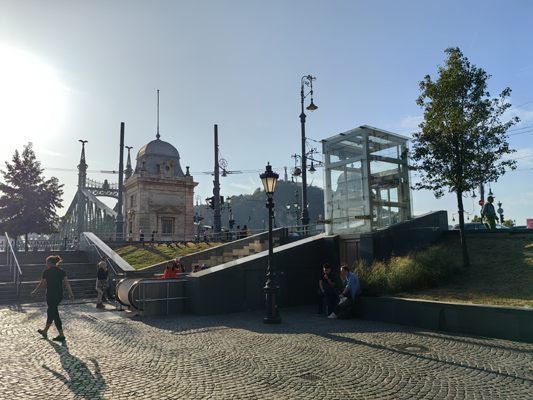 Budapest, M4 metró, Fővám tér, bélyegkép