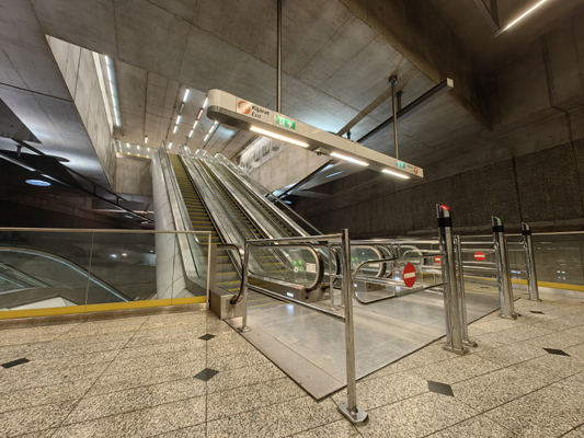 Budapest, M4 metró, Kálvin tér, bélyegkép