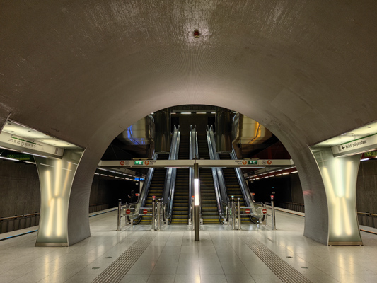 Budapest, M4 metró, Rákóczi tér, bélyegkép