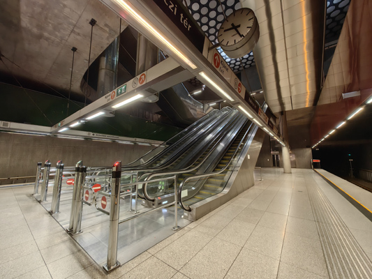 Budapest, M4 metró, Rákóczi tér, bélyegkép