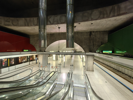 Budapest, M4 metró, Rákóczi tér, bélyegkép