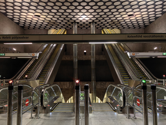 Budapest, M4 metró, Rákóczi tér, bélyegkép