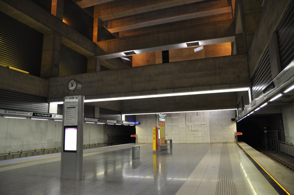 Budapest, M4 metró, II. János Pál pápa tér, bélyegkép