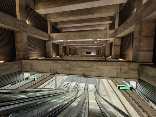 Budapest, M4 metró, II. János Pál pápa tér, bélyegkép