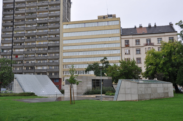 Budapest, M4 metró, II. János Pál pápa tér, bélyegkép