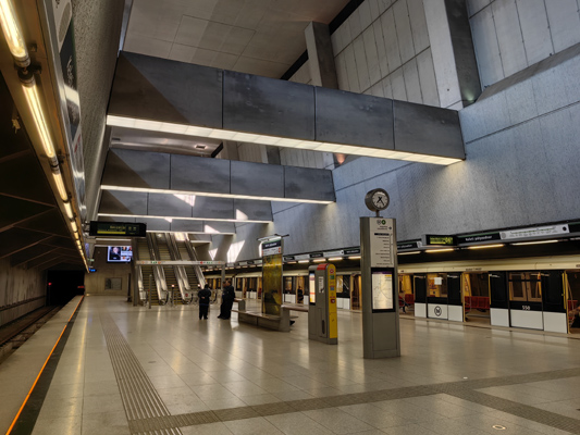 Budapest, M4 metró, Keleti pályaudvar, bélyegkép
