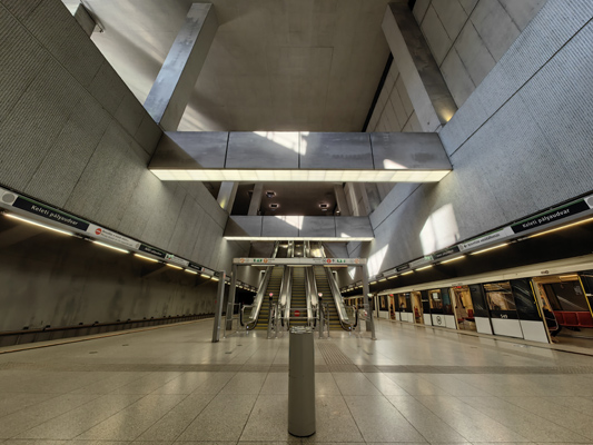 Budapest, M4 metró, Keleti pályaudvar, bélyegkép