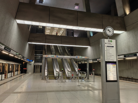 Budapest, M4 metró, Keleti pályaudvar, bélyegkép