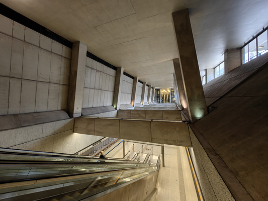 Budapest, M4 metró, Keleti pályaudvar, bélyegkép