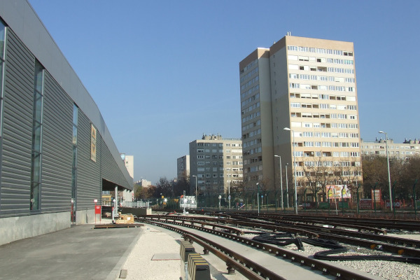 Budapest, M4 metró, járműtelep, bélyegkép