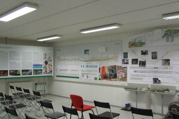 Budapest, M4 metró, látogatóközpont, bélyegkép