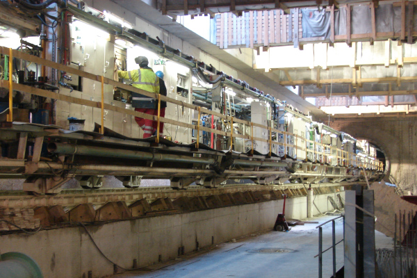 Budapest, M4 metró, Újbuda-központ, bélyegkép