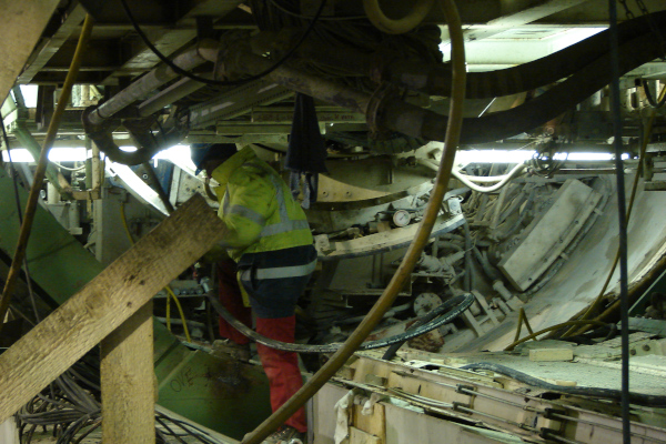 Budapest, M4 metró, Újbuda-központ, bélyegkép