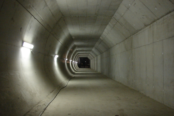 Budapest, M4 metró, Újbuda-központ, elágazó műtárgy, bélyegkép